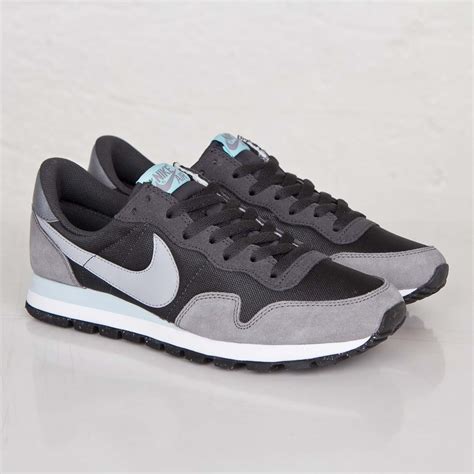 air pegasus 83 .